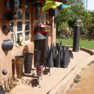 Vente d'objets de décoration en fer de récupération - Région d'Antananarivo