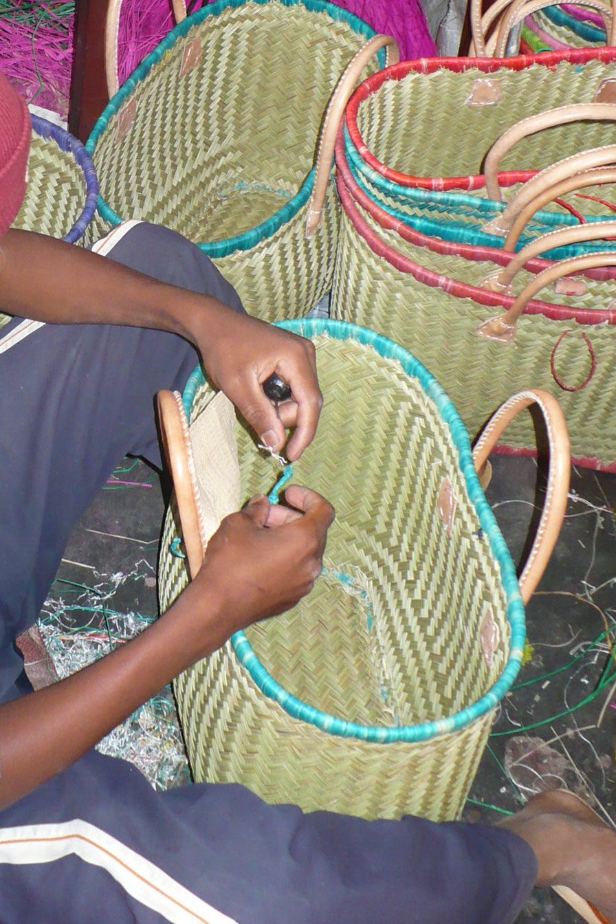 The art of basket making Hautex Artisanat de Madagascar Vente en
